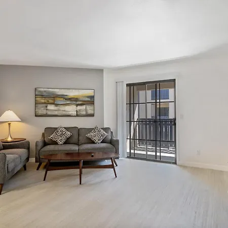 Newly Renovated 2Br Apartment W Pool By Stay Gia